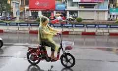 Xe đạp điện: Những điều cần lưu ý khi trời mưa